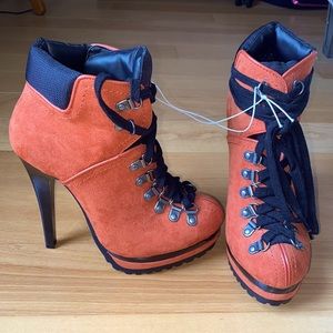 Xhileration Boots NWOT